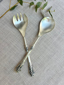 Queen’s Salad Servers