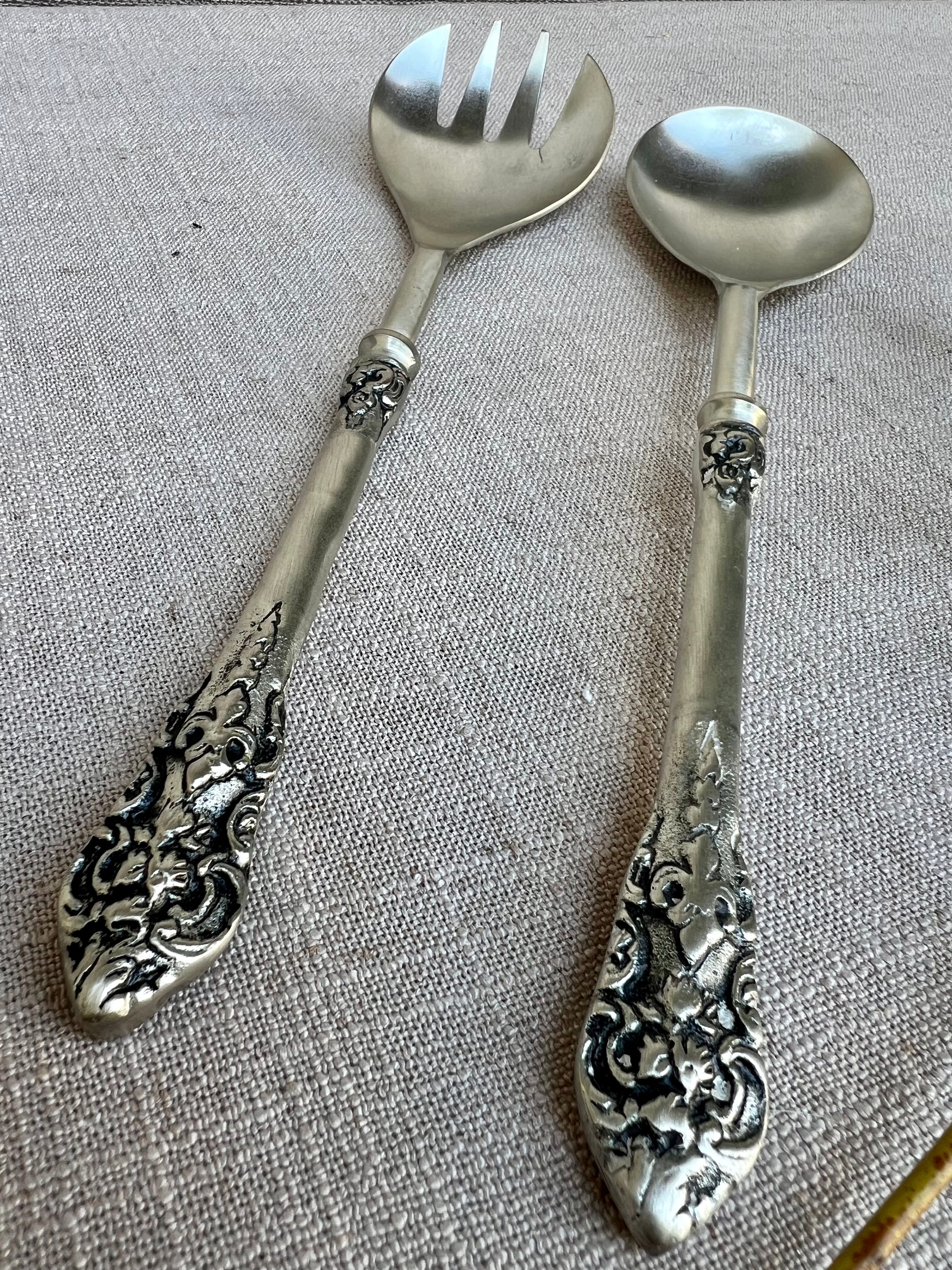 Queen’s Salad Servers