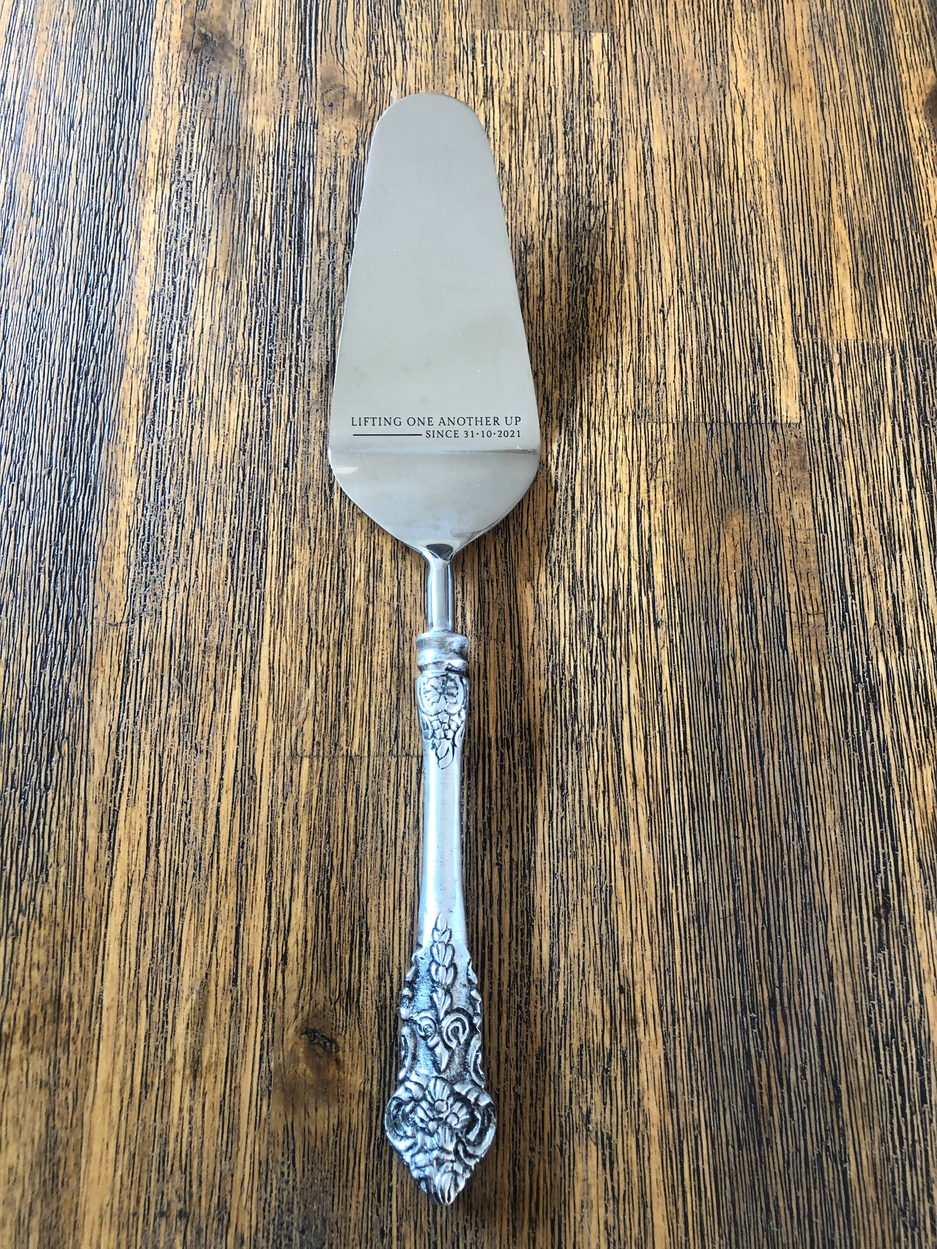 Royal Cake Server